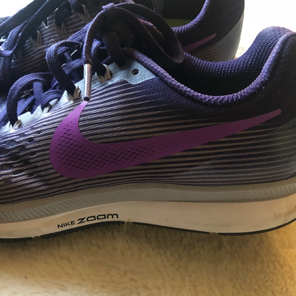 Nike shoes  purple, black & grey. Awesome! 8.5 - Picture 4 of 8